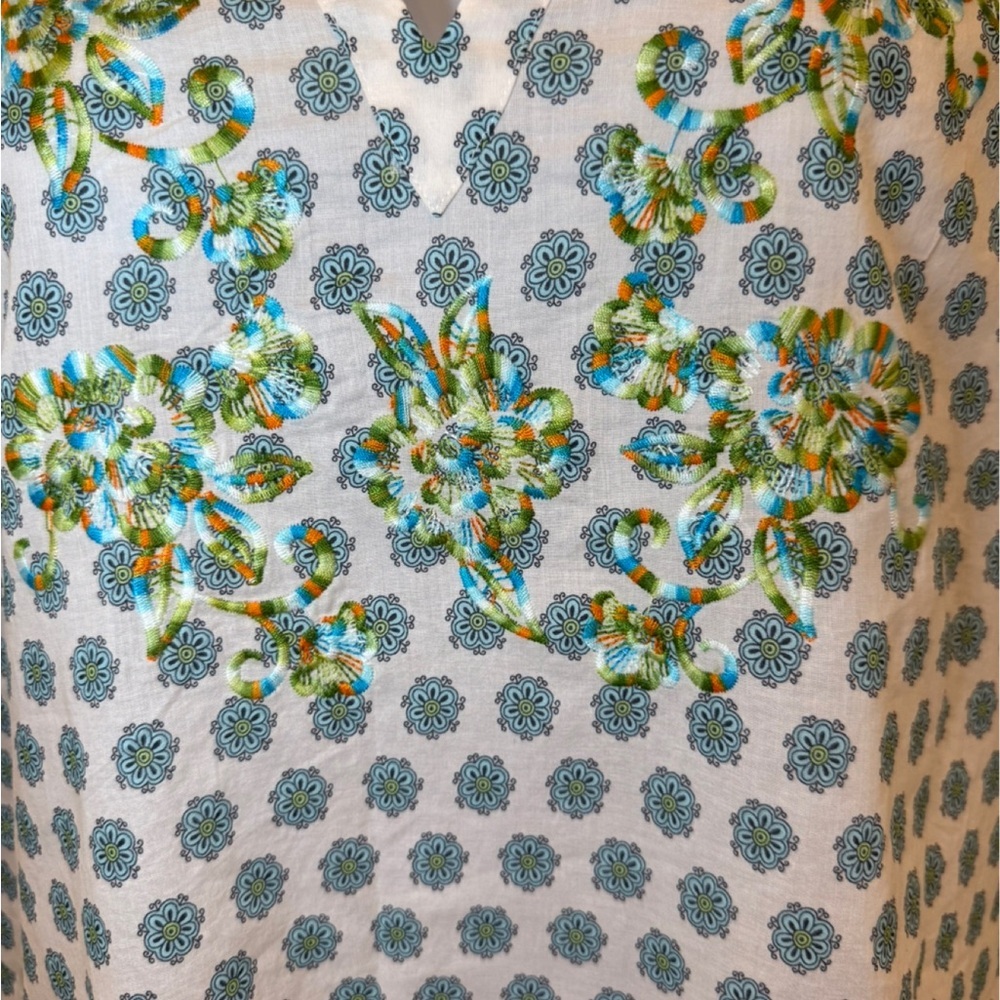 Johnny Was Azalea Embroidered Tunic. Medium - Picture 9 of 11